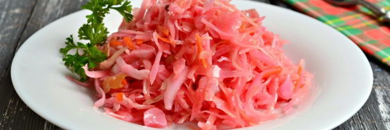 Капуста маринованная со свеклой