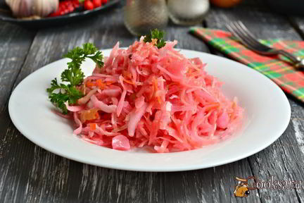 Капуста маринованная со свеклой