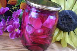 Маринованная капуста со свеклой