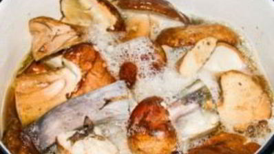 маринованные белые грибы с корицей