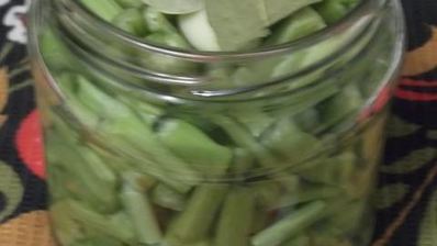 маринованные стебли сельдерея