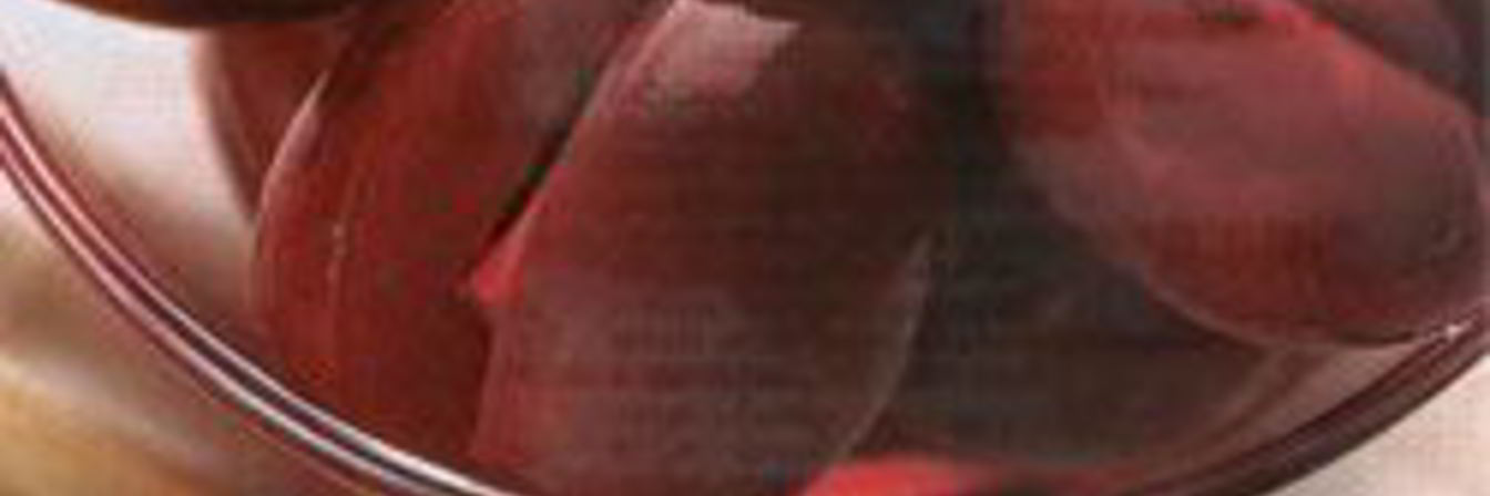 Слива, маринованная чесноком