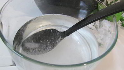 малосольные огурчики в минеральной воде