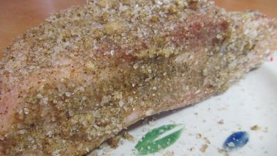 соленое сало с перцем и чесноком