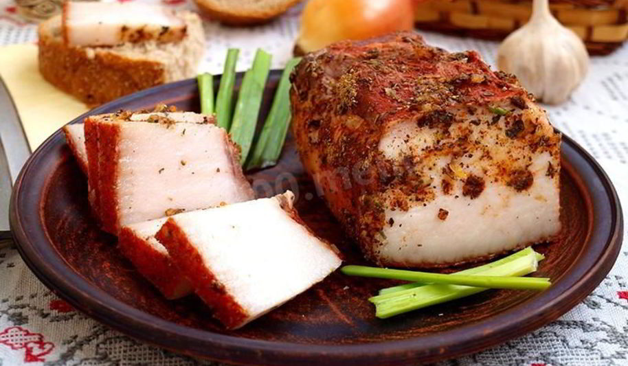 Рецепт соленого сала в луковой шелухе