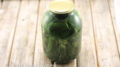 соленые огурцы в банке на зиму