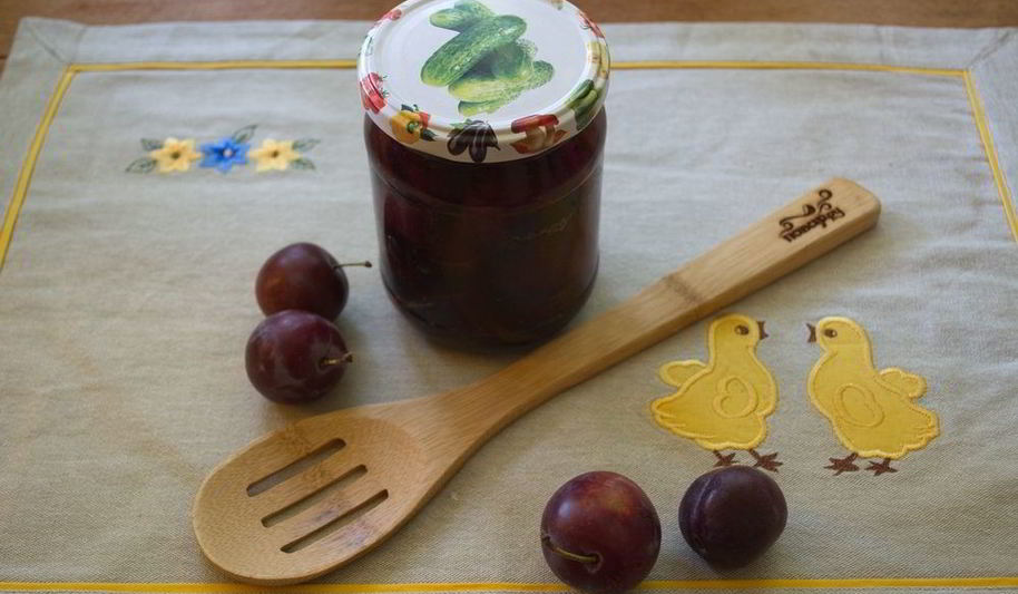 Рецепт закатки слив на зиму