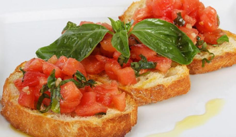 Рецепт брускетты с помидорами и базиликом