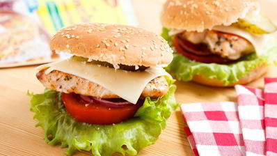 бургер с куриной грудкой