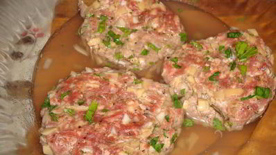 гамбургер с грибами и белым вином