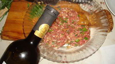 гамбургер с грибами и белым вином