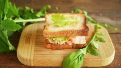 бутерброд с беконом