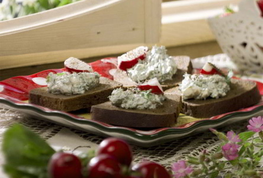 Бутерброд с творожной пастой