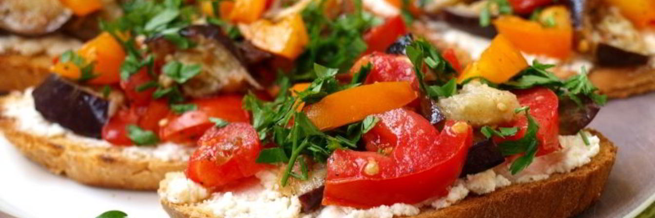 Бутерброды с баклажанами и помидорами