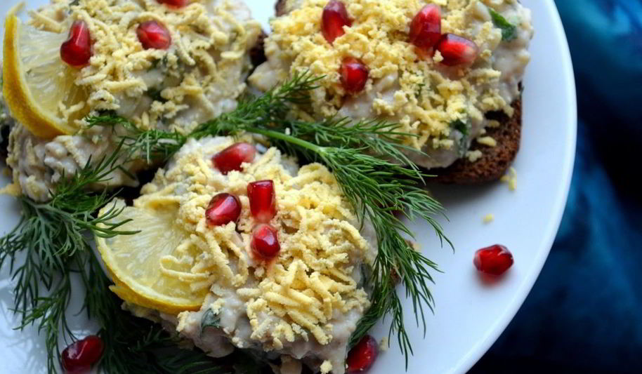 Рецепт бутербродов с пастой из сельди