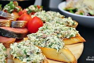 Бутерброды с печенью трески и яйцами