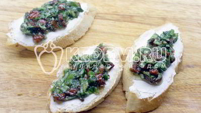 бутерброды с зеленью и творожным сыром