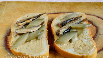 бутерброды со шпротами и икрой