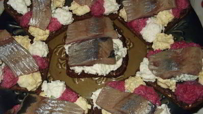 бутерброды закусочные с сельдью