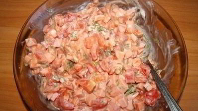 горячие бутерброды с колбасой, сыром и помидорами в духовке