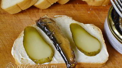 горячие бутерброды со шпротами