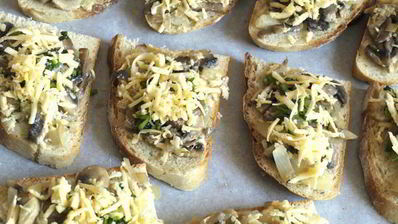 запеченные бутерброды с шампиньонами