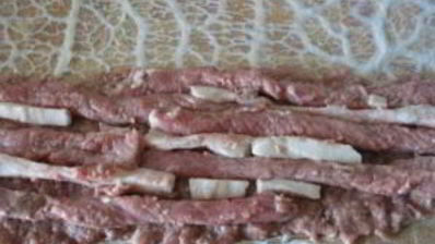 домашняя колбаса в свиной сетке