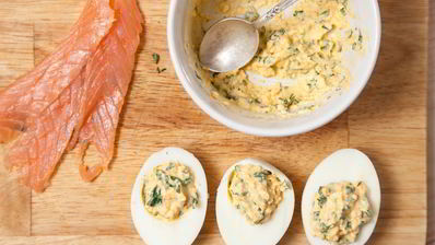 яйца, фаршированные семгой