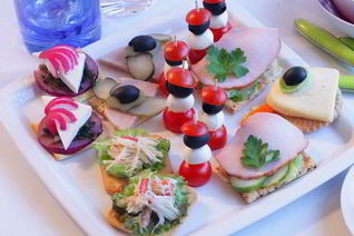 Канапе с бужениной