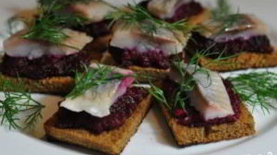 канапе с сельдью