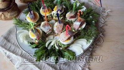 канапе с селедкой