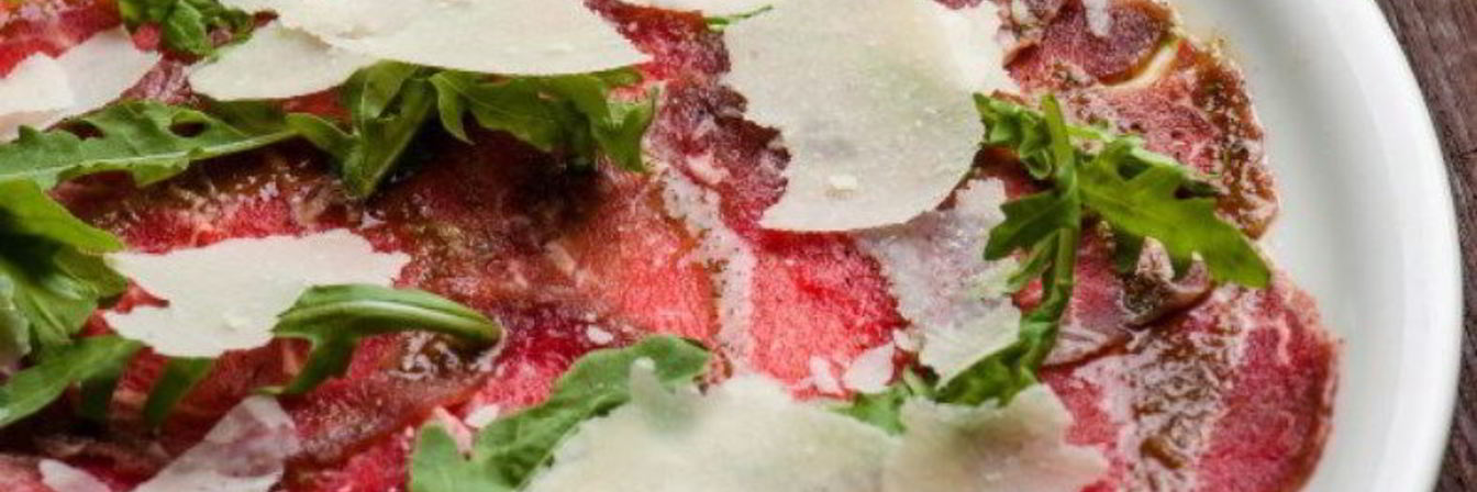 Карпаччо из говядины с трюфельным маслом