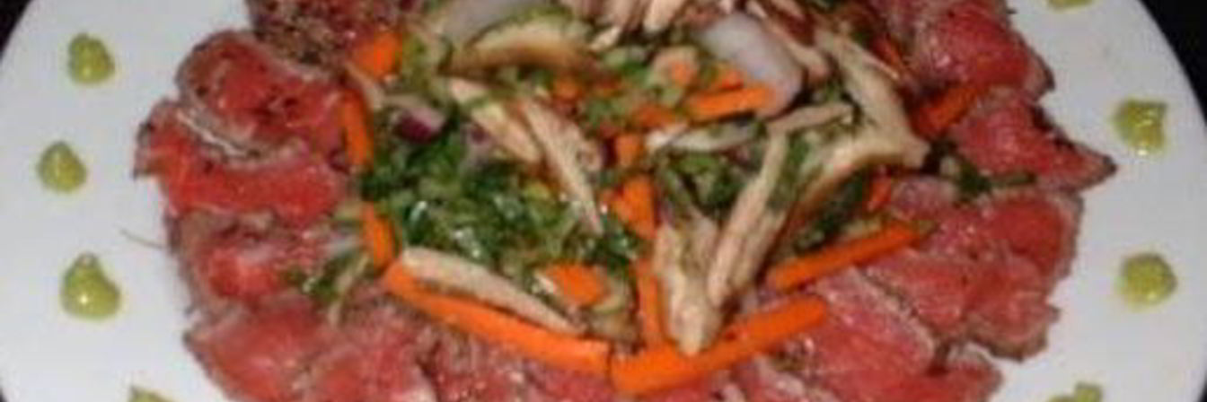 Карпаччо с салатом Шиитаке