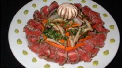 карпаччо с салатом шиитаке