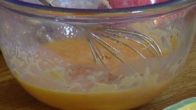 фриттата с пармезаном, бататом и красным луком