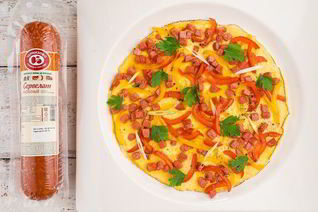 Омлет с колбасой и сладким перцем