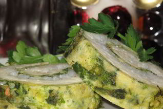 Рулет-омлет со шпинатом