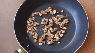 паштет из куриной печени с черносливом и грецкими орехами