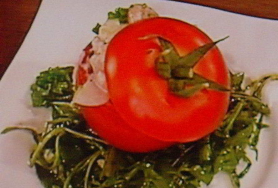 Помидоры, фаршированные крабовым салатом