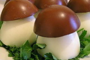 Простая закуска Грибочки из яиц