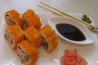 Ролл с лососем