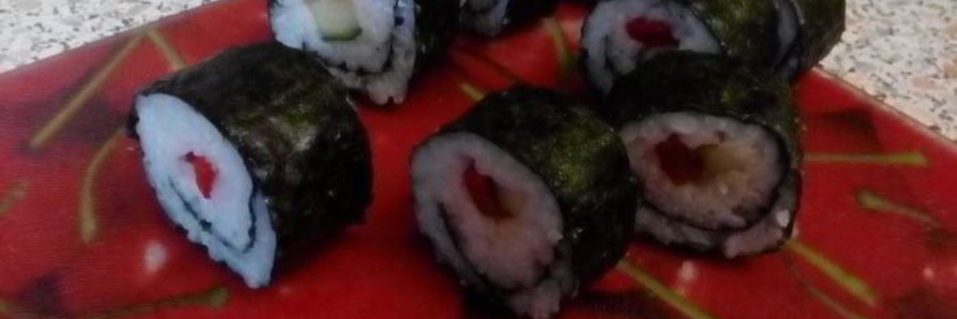 Ролл с огурцом и перцем