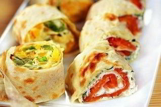 Роллы из лаваша с красной рыбой и ветчиной