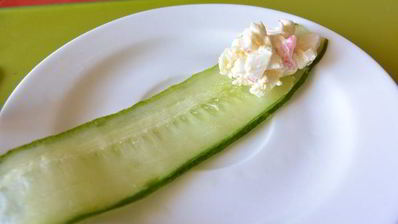 роллы из огурца с крабовыми палочками