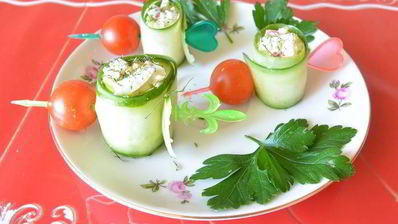 роллы из огурца с крабовыми палочками