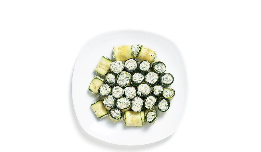 Рецепт роллов из цукини с сыром из домашнего йогурта