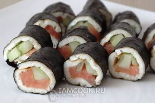 Роллы с яичным блинчиком