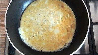 роллы с яичным блинчиком