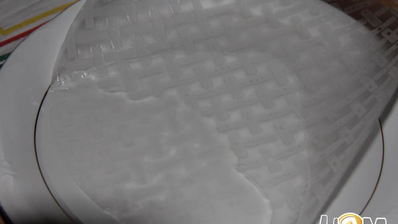 спринг-роллы с творогом, клубникой и бананом