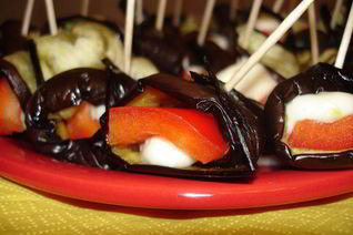 Баклажановые рулетики